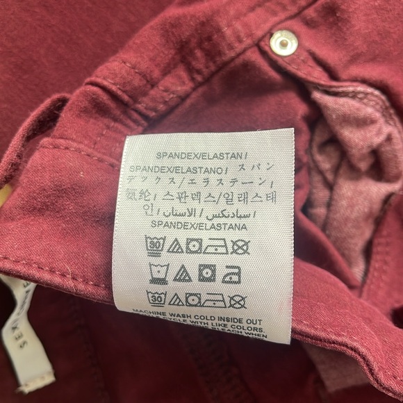 ๐ Guess Sexy Curve Jeans ๐ - Picture 8 of 9